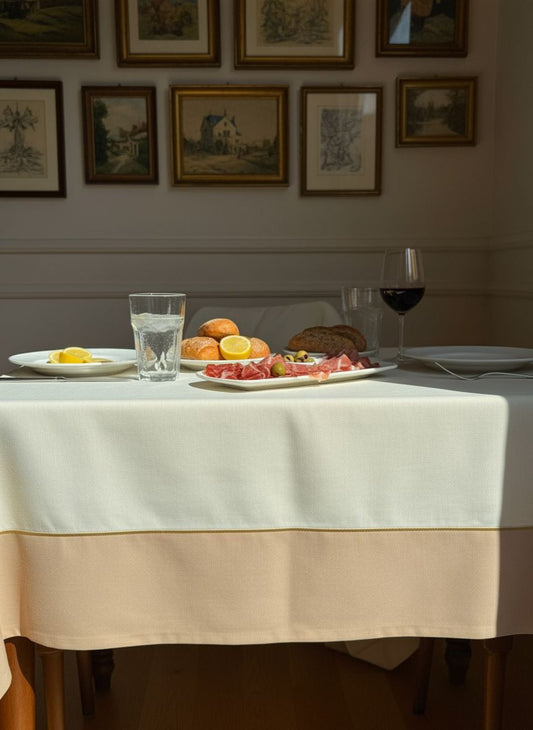 Pure Harmony Krem & Bej Kumaş Üzerine Altın Renk İşlemeli Masa Örtüsü 260x160 cm